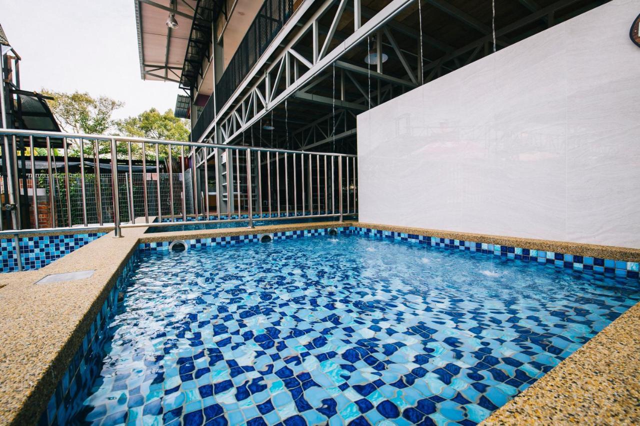 Rick Resort Teluk Intan Eksteriør billede